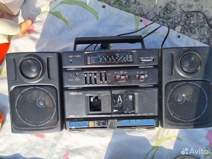 Кассетный магнитофон