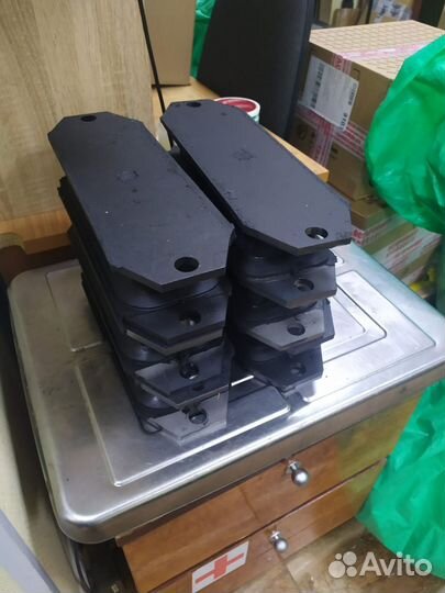 Амортизаторы катка дорожного Д-728.05.50