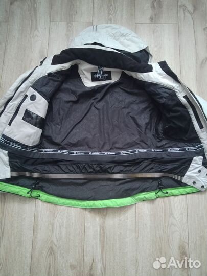 Спортивная куртка женская