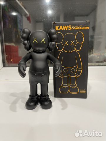 Коллекционная фигурка kaws