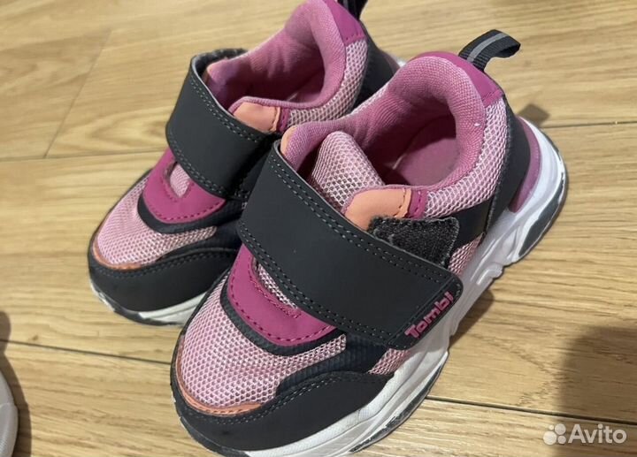 Обувь пакетом сандали кросовкт 23 25