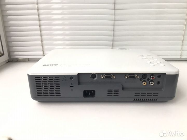 Проектор SAN a PLS-XU78