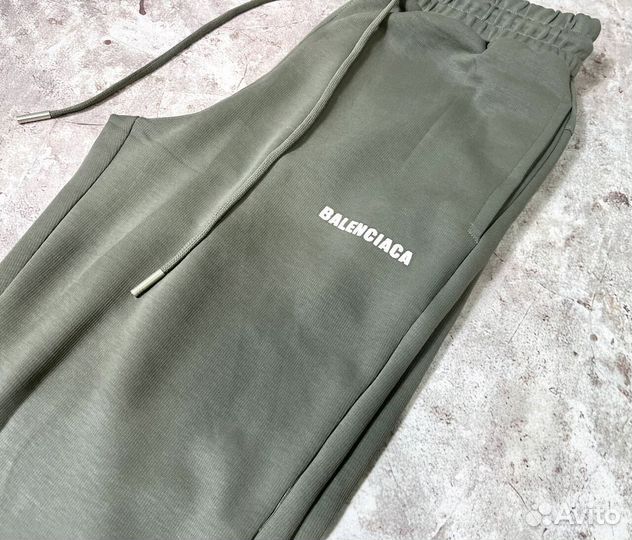 Спортивные костюмы Balenciaga