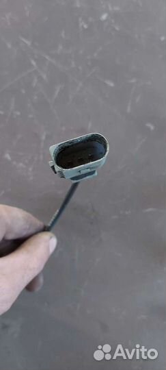 Датчик коленвала на Volkswagen Passat B6