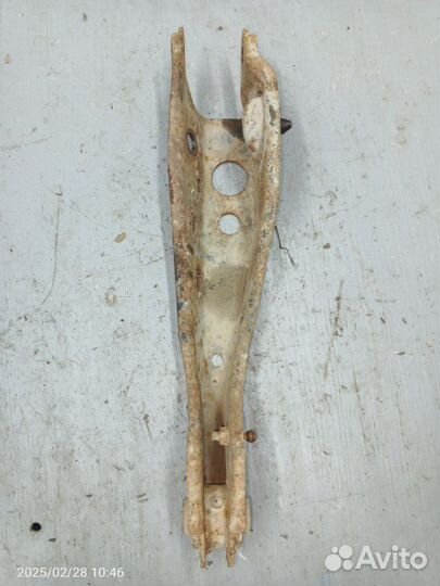 Рычаг подвески верхний задний правый Nissan Murano