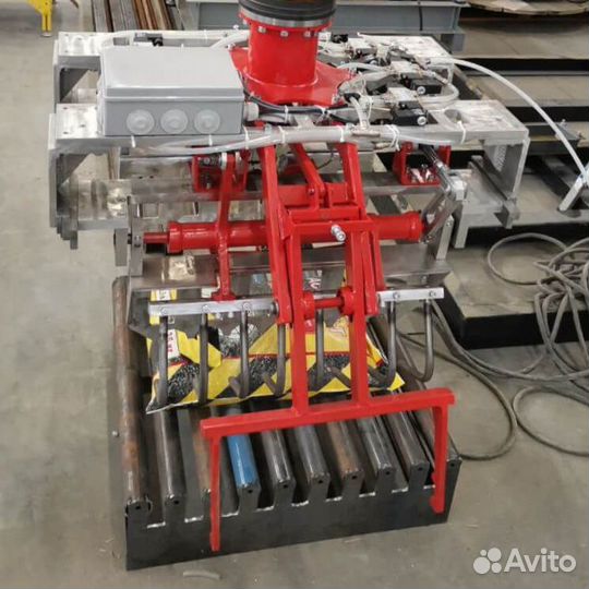 Клещевой захват Км13Су-50-4-100-5-31