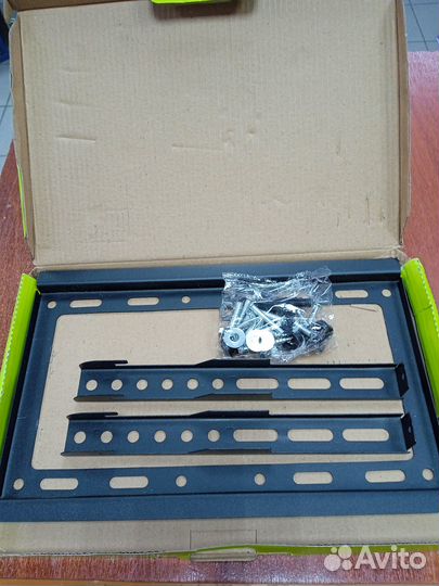 Кронштейн для телевизора на стену (новый)