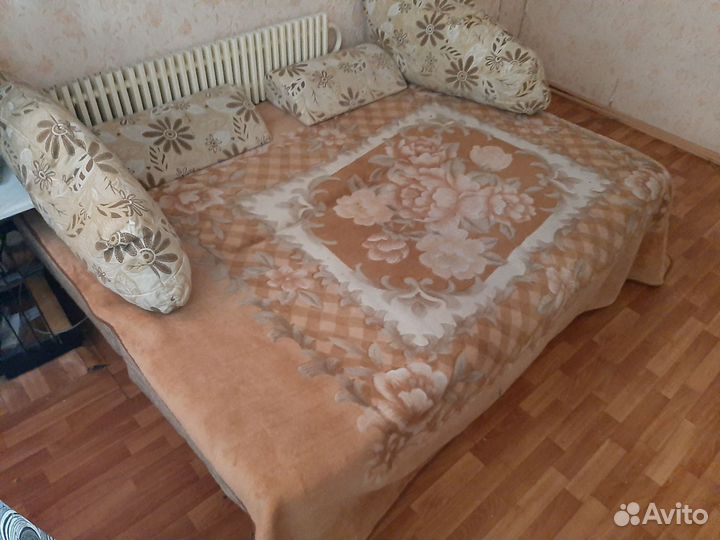 Диван раскладной б/у