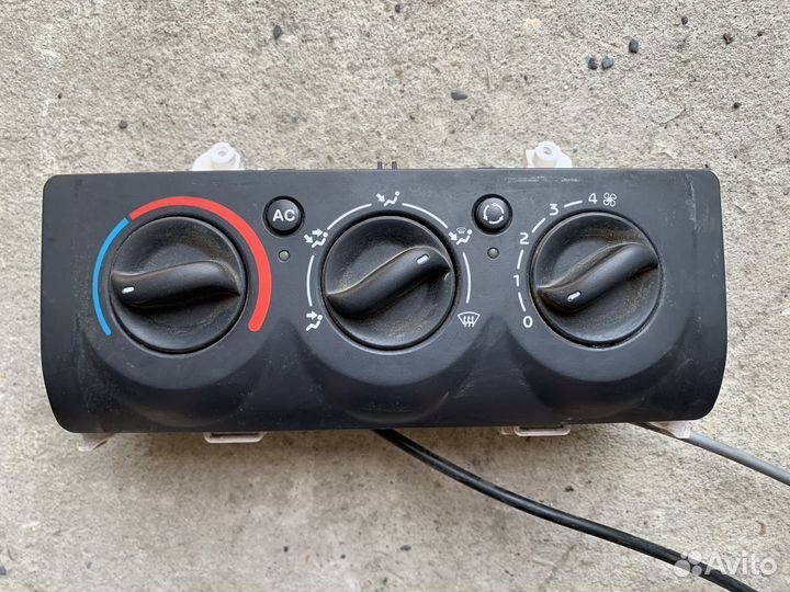 Блок управления отопителем Рено Симбол