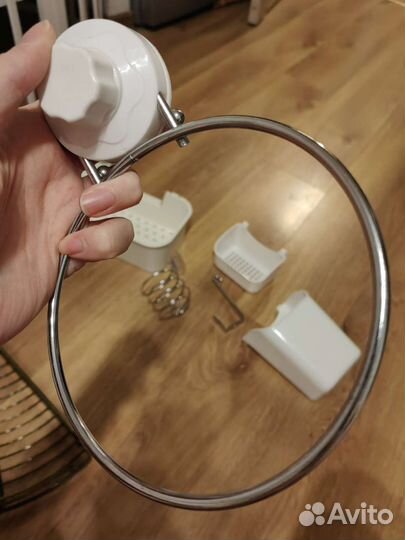 Полочки для ванной комнаты