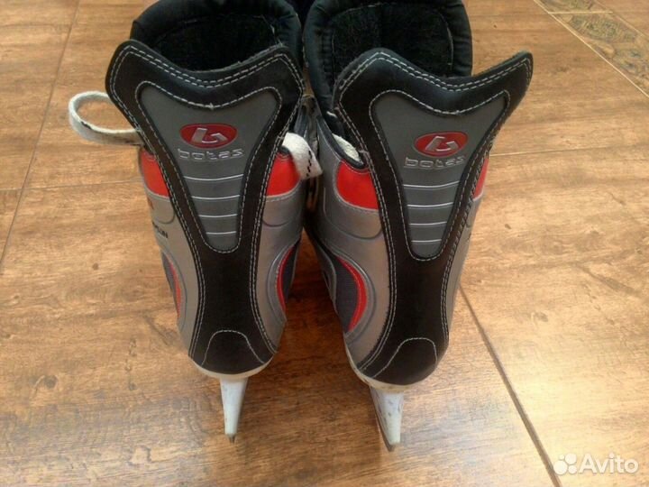 Продам хоккейные коньки мужские