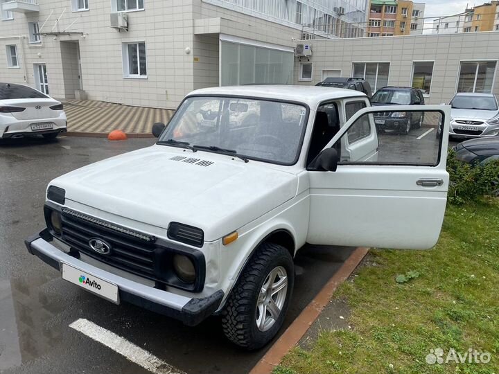LADA 4x4 (Нива) 1.7 МТ, 2001, 25 000 км