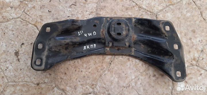 Кронштейн АКПП траверса Mercedes W203 W211 W209