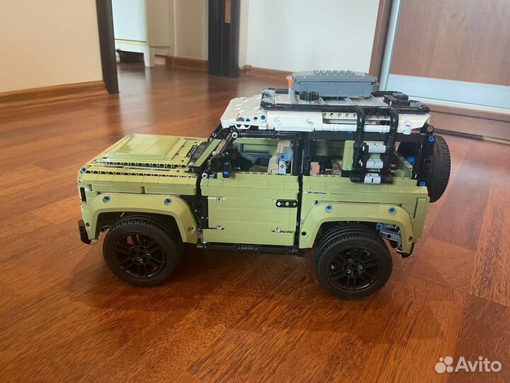 Lego Technic 42110 Land Rover Defender