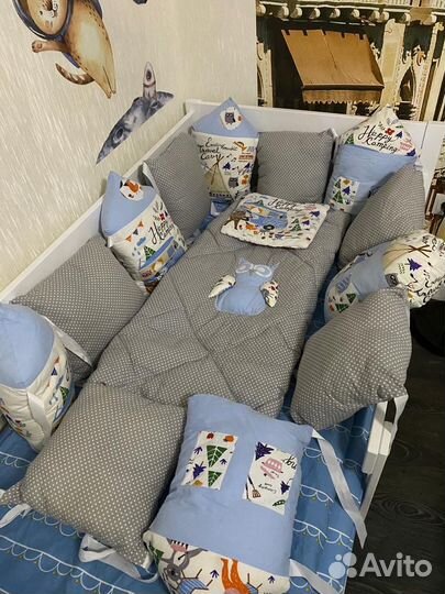 Бортики в детскую кроватку с одеялом