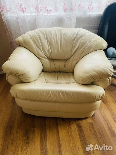 Кожаный диван и кресла бу