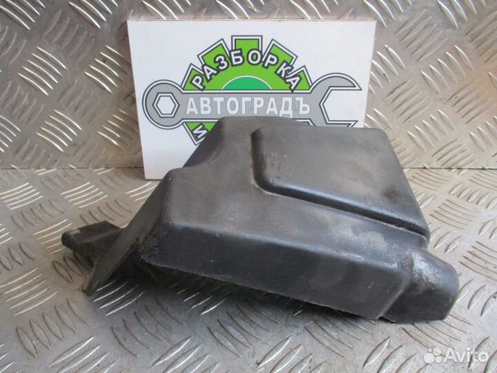 Крышка блока предохранителей Renault Symbol 07г