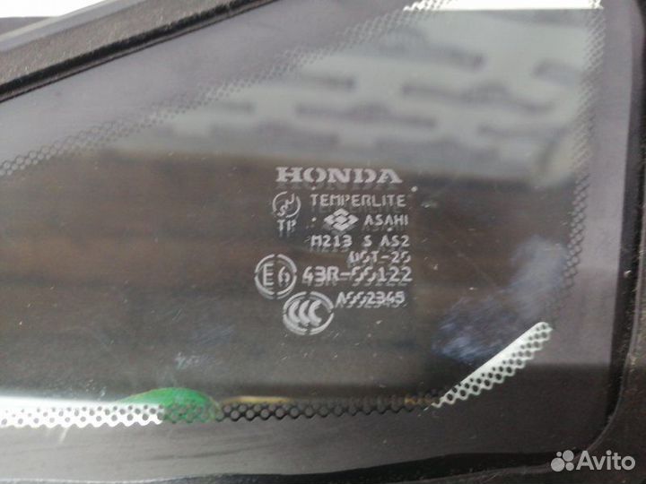 Стекло кузовное переднее правое Honda Civic FD1
