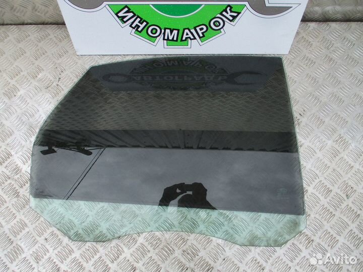 Стекло заднее правое Ford Focus 2 2006г Седан