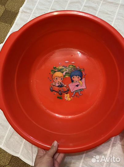 Большие пластиковые тазы и ведра 7л