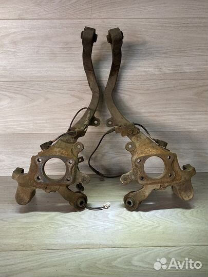 Цапфа задняя правая левая Hyundai Sonata EF