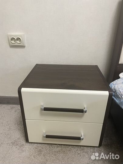 Продается спальный гарнитур