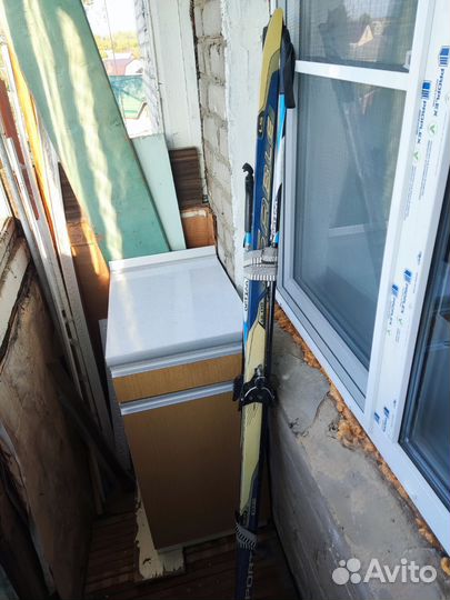 Беговые пластиковые лыжи