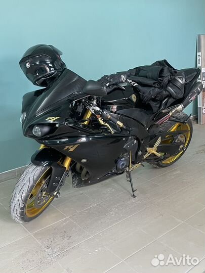 Мотоцикл Yamaha yzf-r1