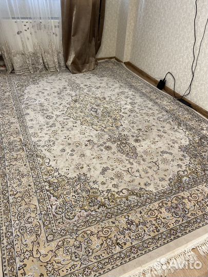Ковер шелковый бу