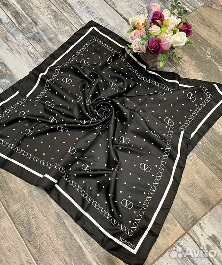 Шелковый платок шаль Valentino черный