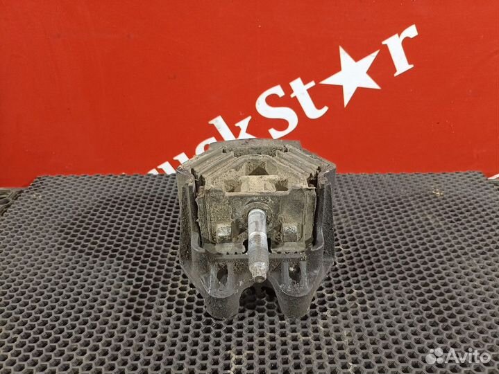 Подушка двигателя передняя