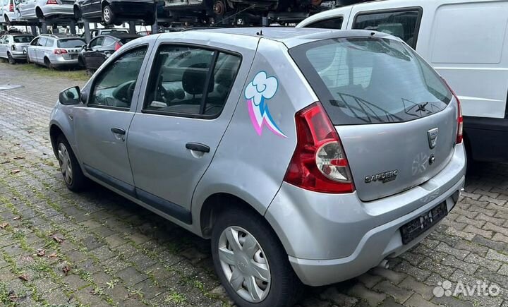 Renault Sandero в разборке