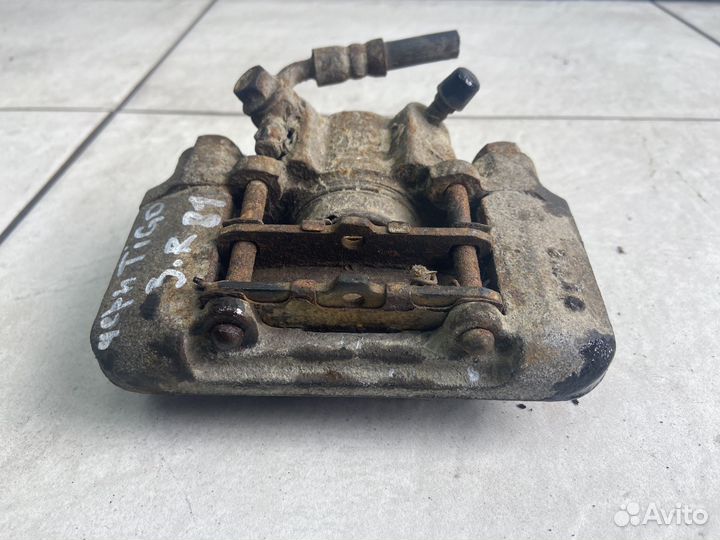 Тормозной суппорт задний правый Chery Tiggo T11