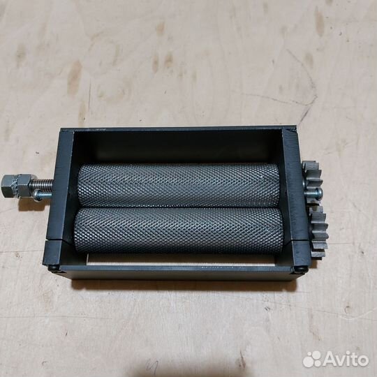 Металлическая мельница для солода без бункера