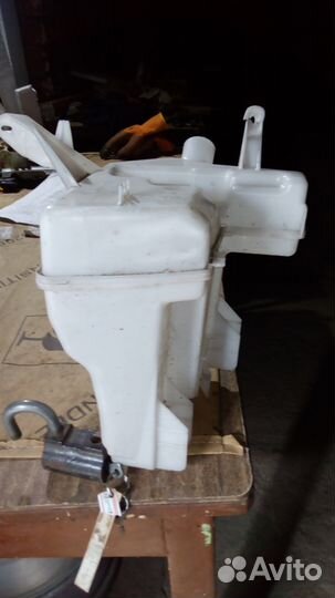 Бачок омывателя Nissan Juke