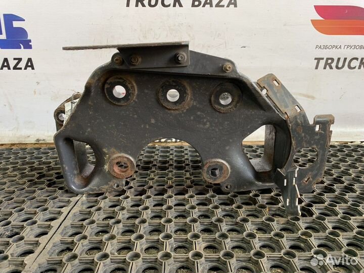 Кронштейн гура Renault Premium