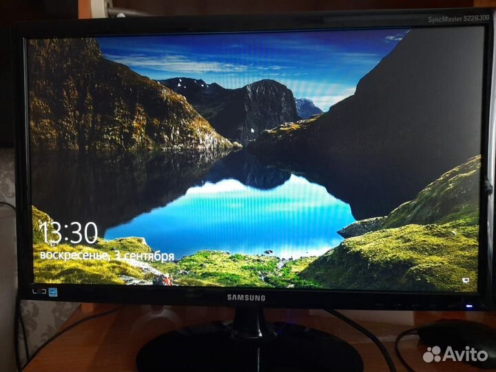 Монитор Samsung 22 дюйма
