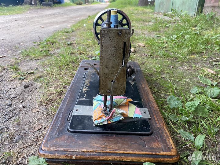 Швейная машина