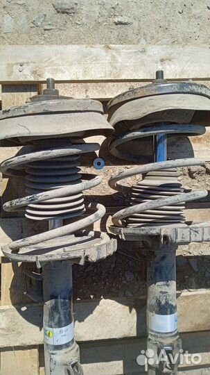 Стойка амортизатора переднего (в сборе) Mercedes-B