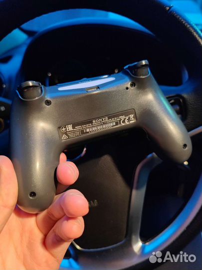 Dualshock для PlayStation 4