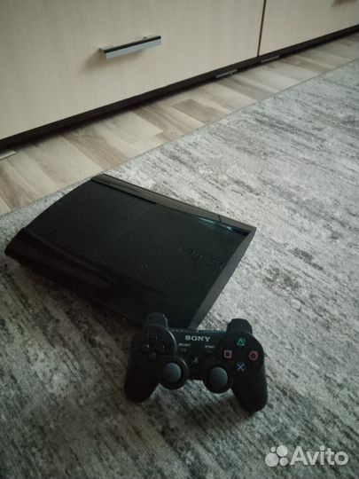 Sony PS3 super slim(500гб) + игры и геймпад