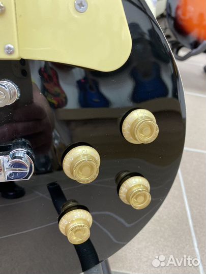 Электрогитара