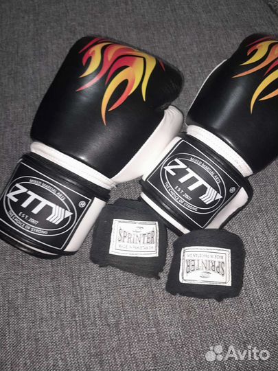 Боксерские перчатки