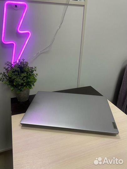 Мощный ультрабук Ryzen 3 4300/ 4Gb/520SSD/IPS