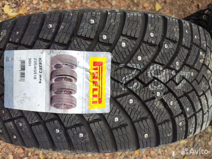 Pirelli Ice Zero 2 235/45 R18 98H