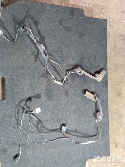 Проводка двери задняя Mitsubishi Lancer 9 4G18