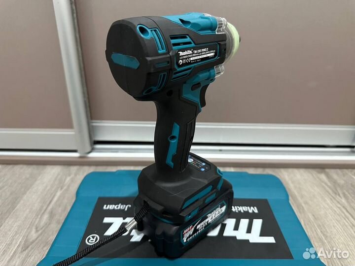 Аккумуляторный гайковерт Makita 300 Нм