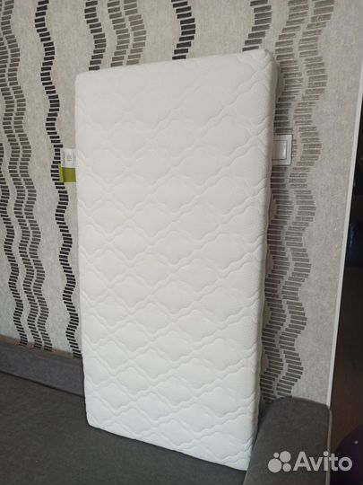 Новый матрас ортопедический в детскую кроватку