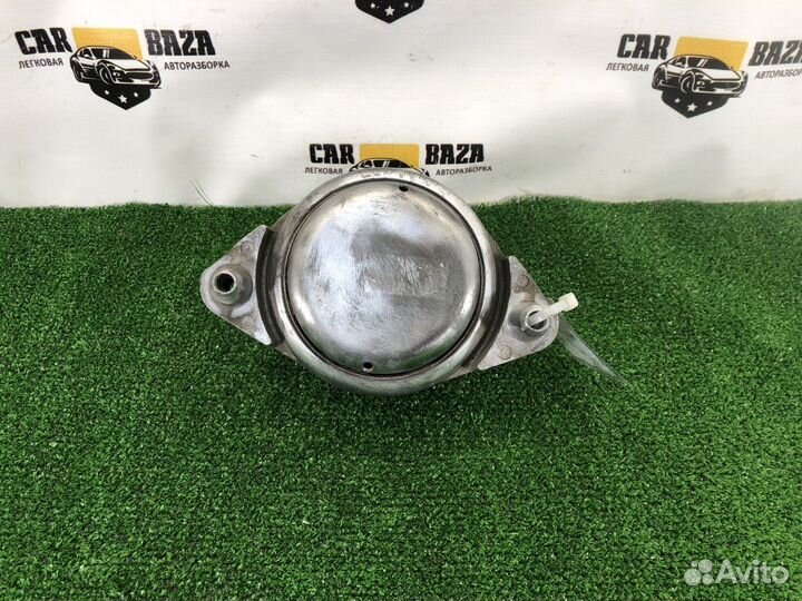 Опора двигателя Mercedes-Benz C-class