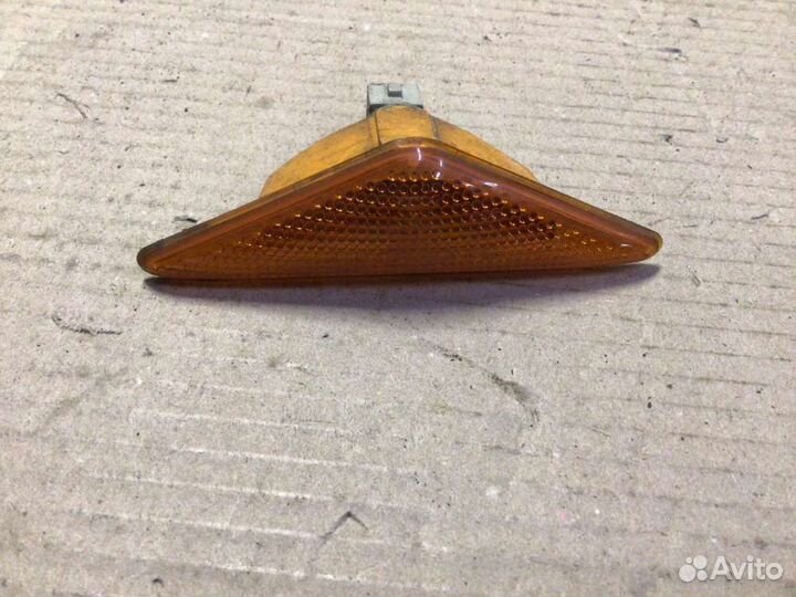 Повторитель право на Ford Focus I